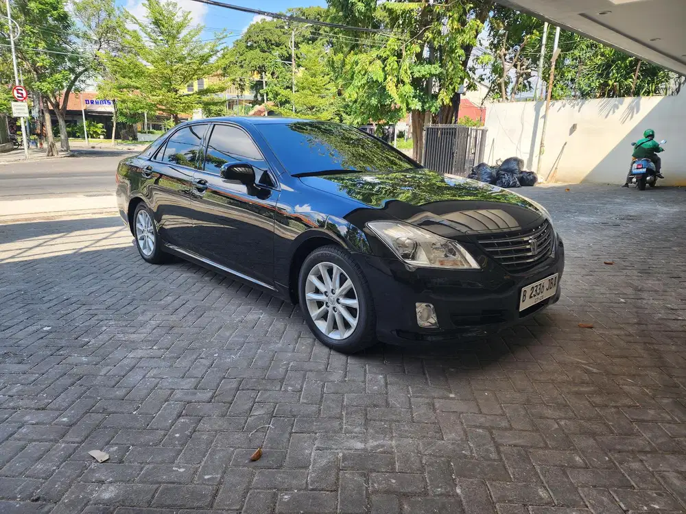 Toyota Crown Royal saloon 3.0 2008