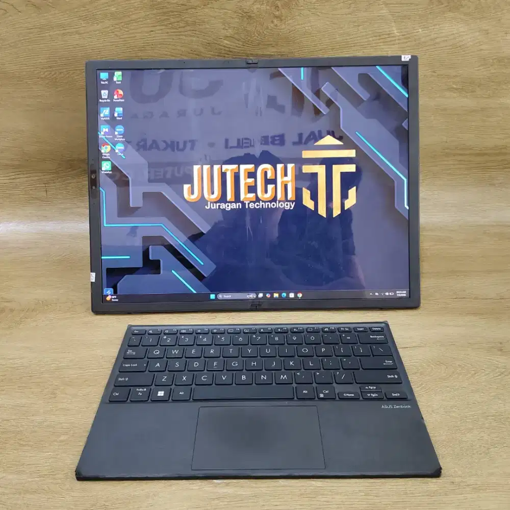 LIMITED EDITION LAPTOP ASUS ZENBOOK 17 FOLD OLED UX9702A