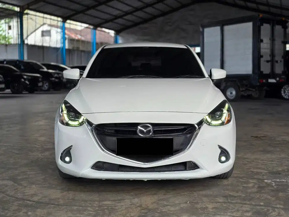 (KILOMETER 50 RIBU) Mazda 2 R AT Matic 2017