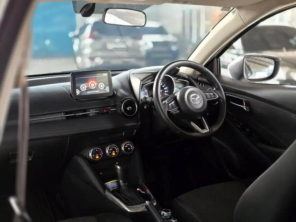(KILOMETER 50 RIBU) Mazda 2 R AT Matic 2017