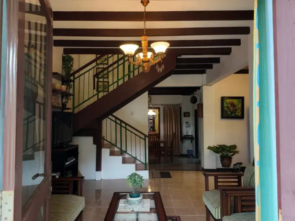 DIJUAL CEPAT VILLA ISTANA BUNGA LEMBANG DEKAT DENGAN TEMPAT WISATA