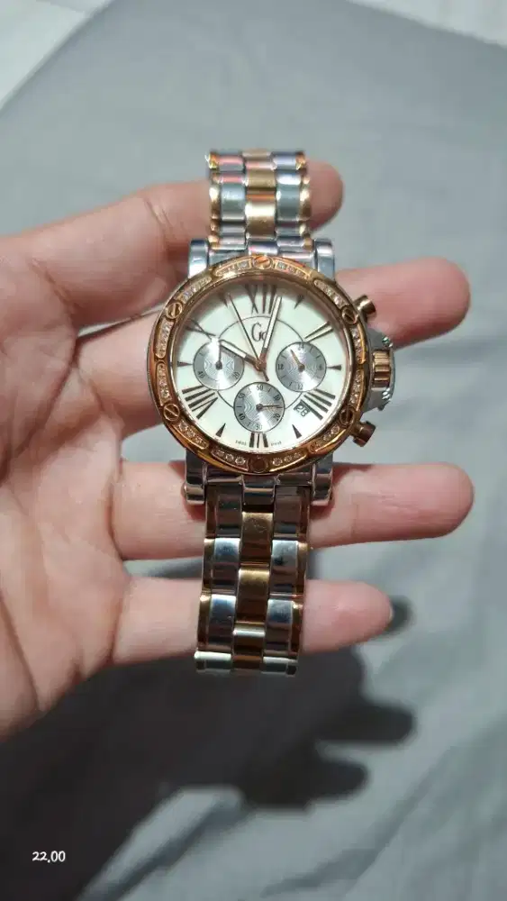 Jam tangan GUES COLLECTION