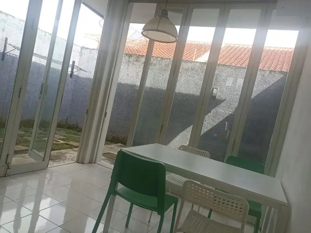 DISEWAKAN RUMAH DI KOTA BARU PARAHYANGAN (KBP) CLUSTER JINGGANAGARA SEMI FURNISH IKEA