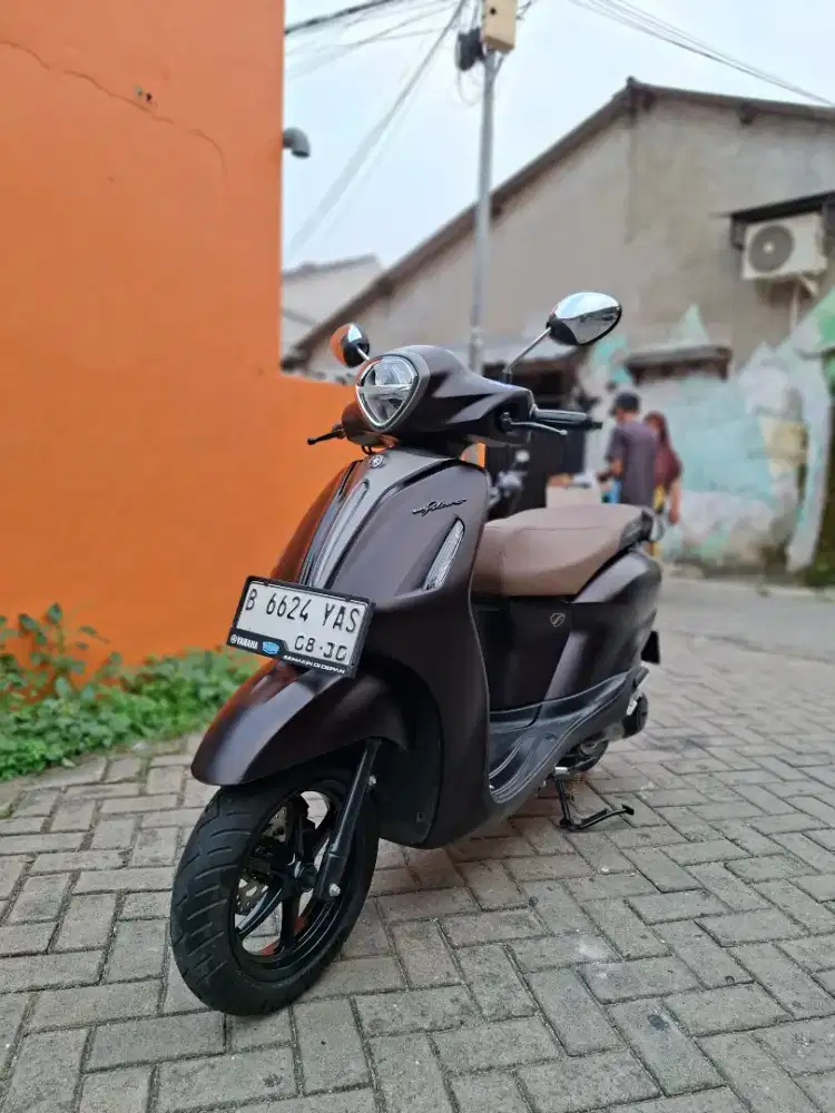 Yamaha Grand filano Lux Magma Black 2025 istimewa
