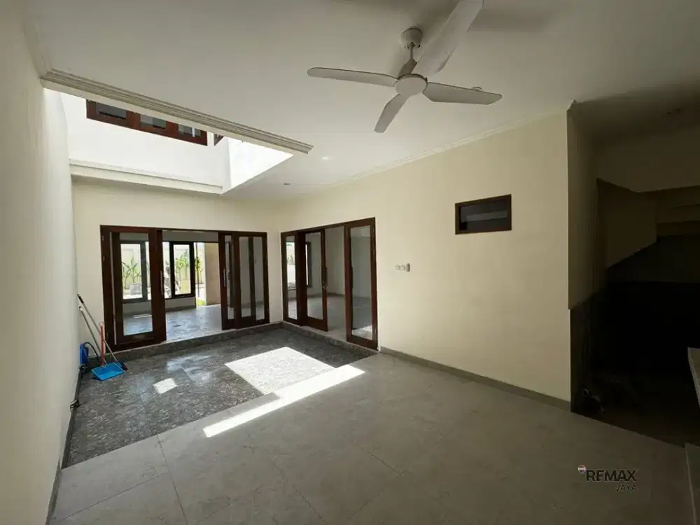 Rumah Cantik Full Furnished Disewakan di Beji Ayu, Seminyak Area