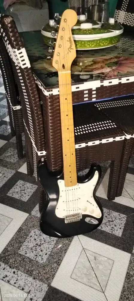 JUAL GITAR ELEKTRIK