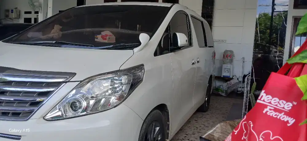 Toyata alphard 2013 warna putih