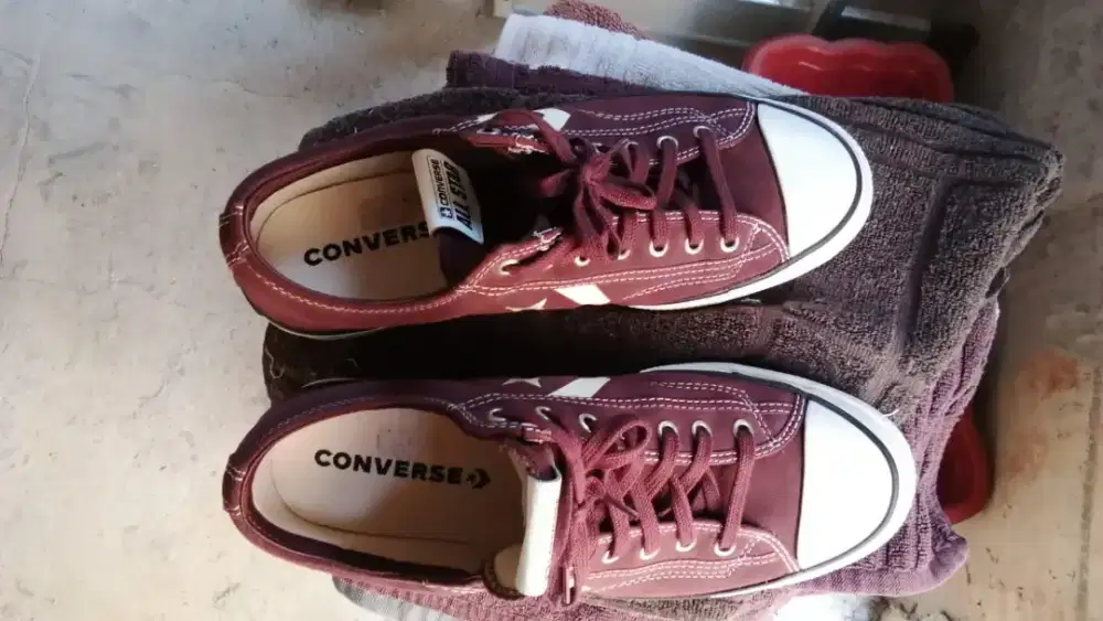 Sepatu Converse Syar Player 76 Ox Suede kulit asli ukuran 44/28cm iner