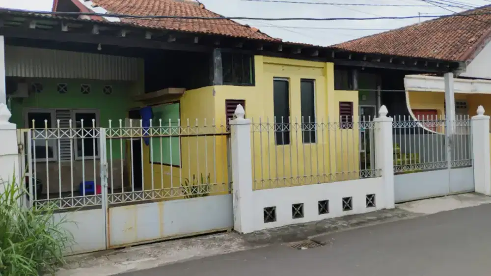 Rumah besar bisa untuk usaha dan kost2an timur xt square di Kotagede