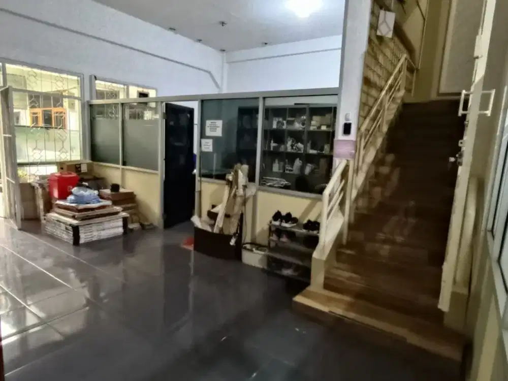 Dijual Gedung di Jl. Setiabudi 2 Arah Bandung