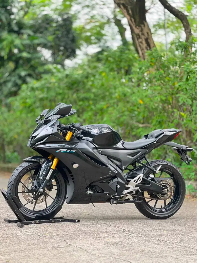 YAMAHA R15 V4 HITAM 2023 KM LOW PAJAK PANJANG SUPER GRESS