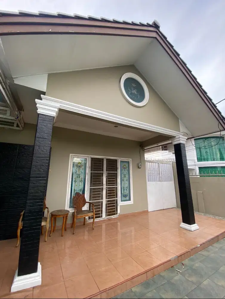 DIJUAL RUMAH SIAP HUNI 1 LANTAI, SHM, LOKASI STRATEGIS DI TENGAH KOTA