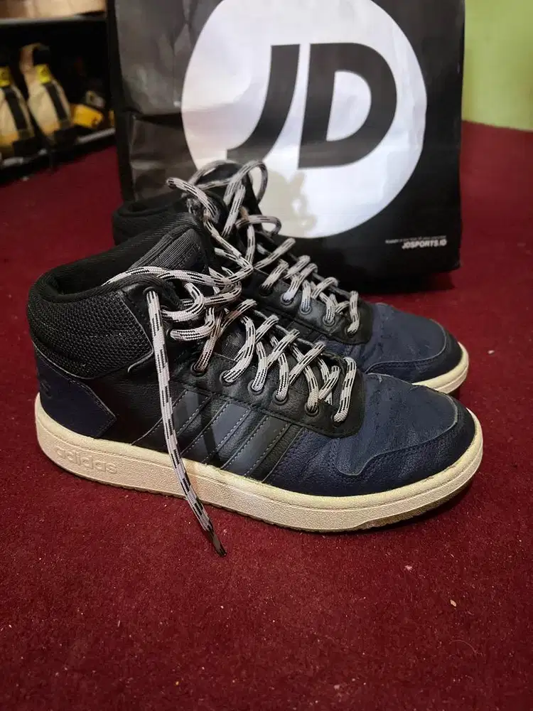 Sepatu adidas hops
