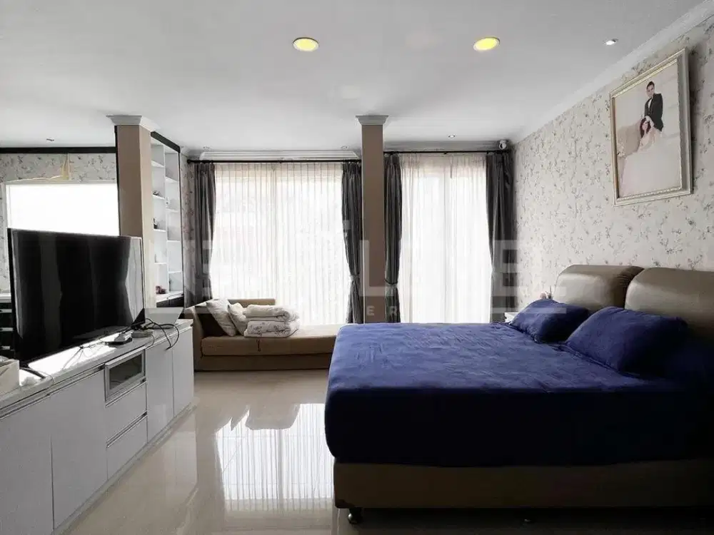 TURUN HARGA DIJUAL RUMAH PIK Camar Elok 8x23 Furnished