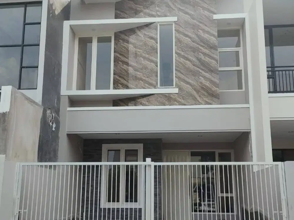 Dijual Cepat Rumah Baru 2Lt Minimalis di Pantai Mentari Sby