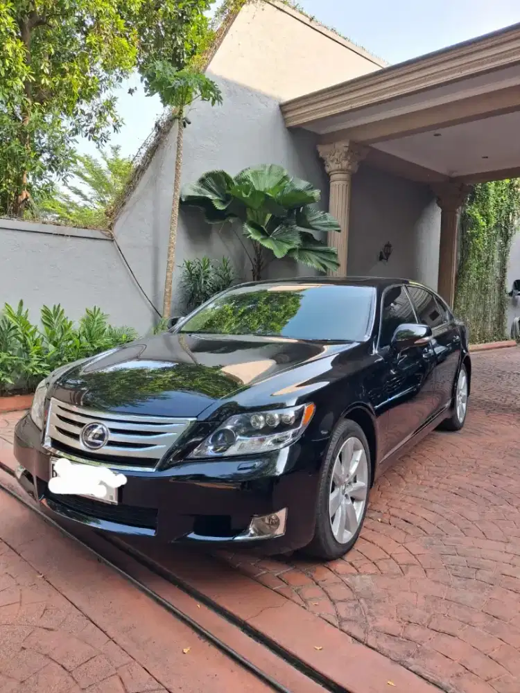 Lexus Ls600 HL sedan