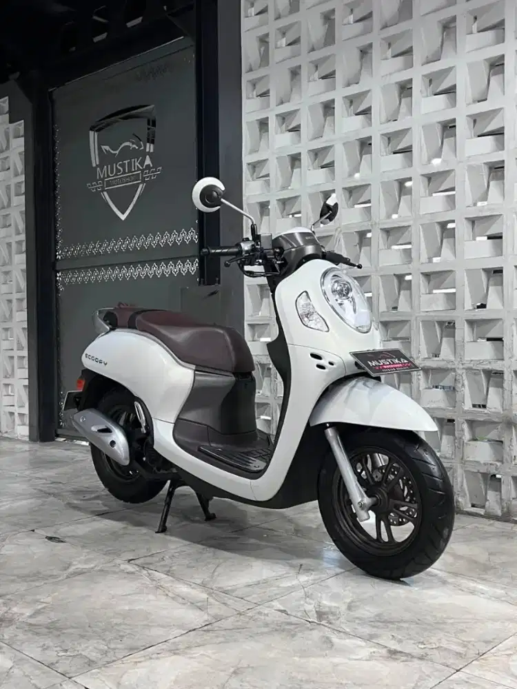 HONDA SCOOPY PRESTIGE 2022 - Chintia Mustika