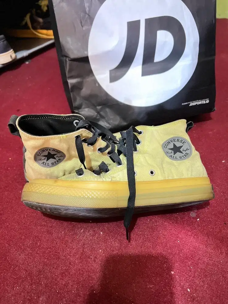 Sepatu converse