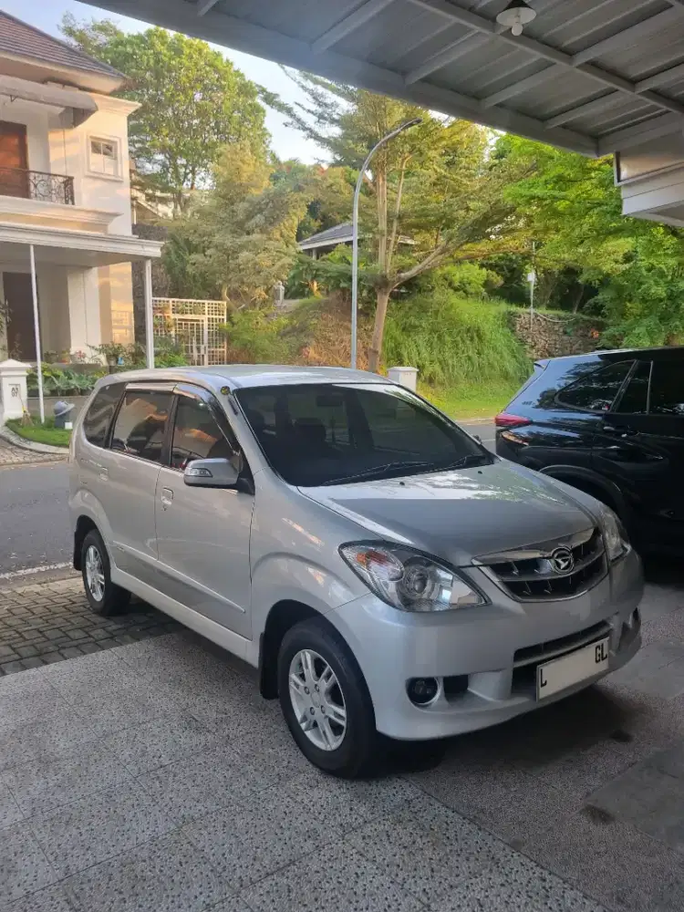 Dijual mobil Antik xenia xi deluxe AT km 16.000 asli,full original cat