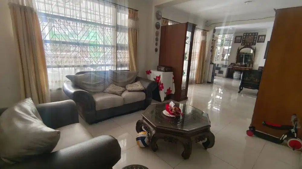 Di jual rumah 2 lantai di cluster Okinawa lippo karawaci