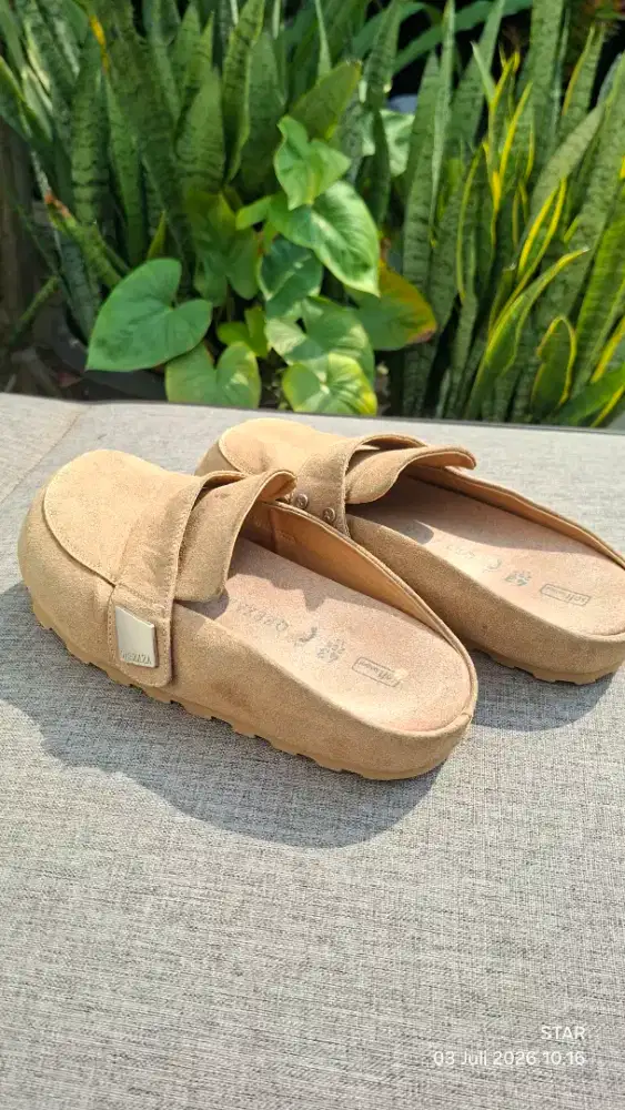 SENDAL Qeezaza Vhunky Mules