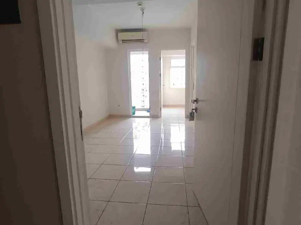 Apartement The Springlake Summarecon Bekasi 3 KT Unit Kosongan View Pool
