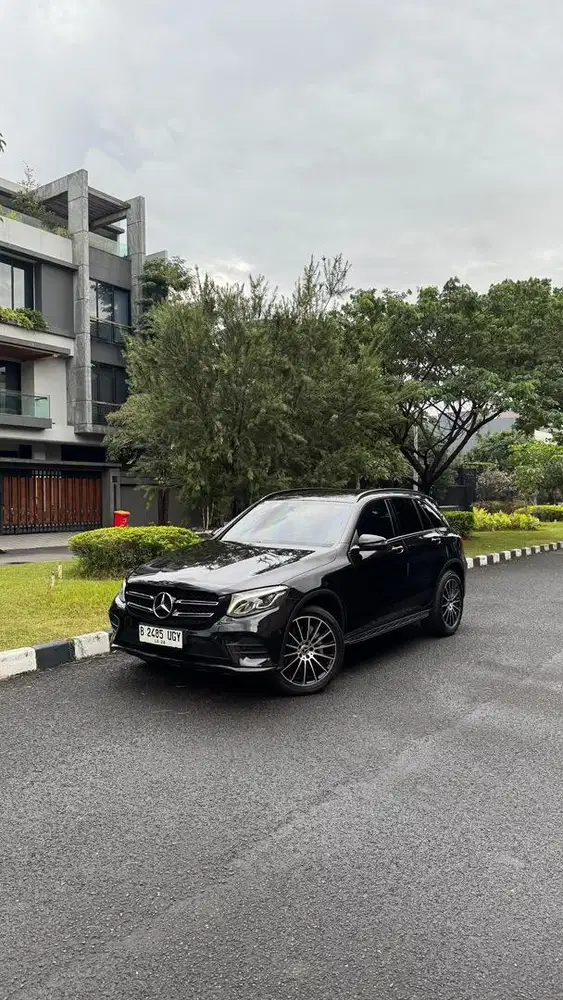 MERCEDES BENZ GLC 200. 2019. AT HITAM