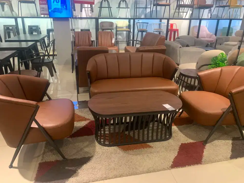 KURSI SATU SET MEJA TERAS RUMAH BISA DI CICIL MELALUI HOME CREDIT