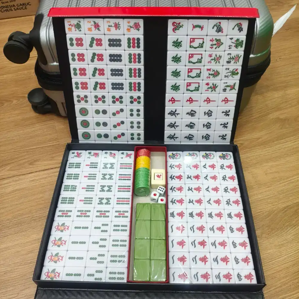 WTS Mahjong Hongkong, 168 tiles, ukuran 36mm, green, BNIB.