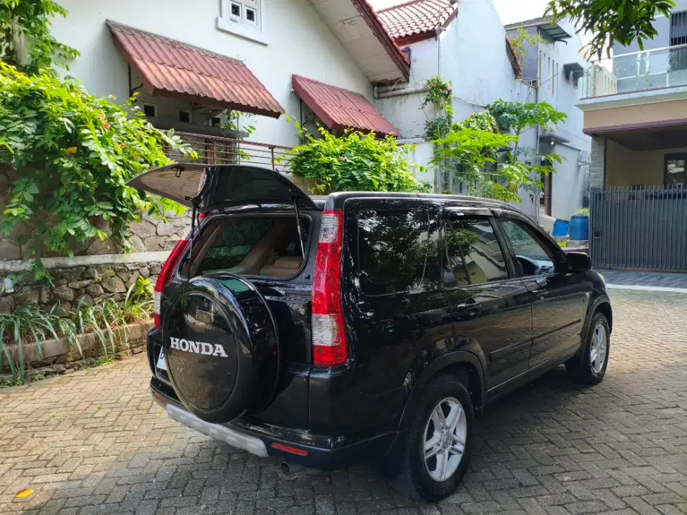 CRV 2004 HITAM TERAWAT SIAP PAKAI