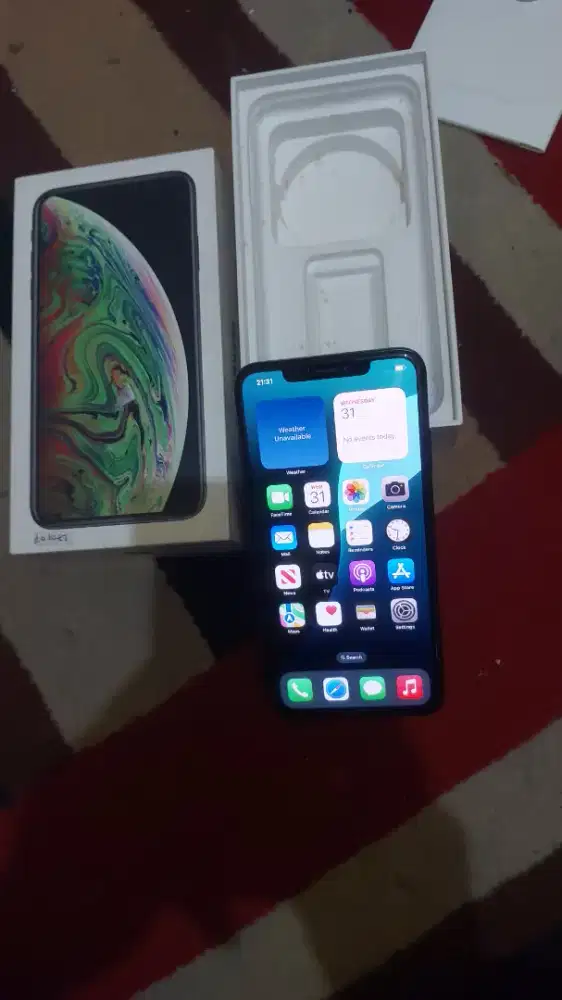 Iphone xs max 64gb resmi ibox (bisa tt