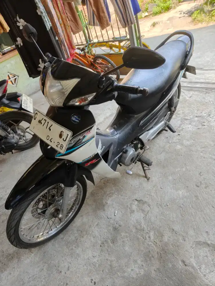 Supra Fit bagasi THN 2008 plat G brebes