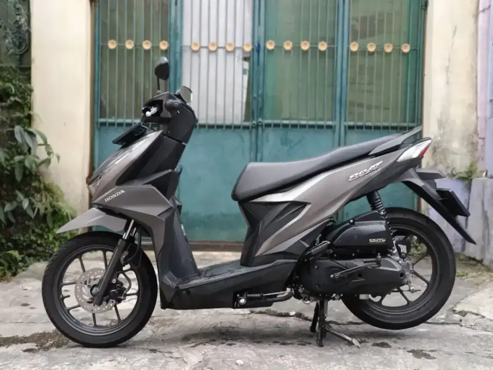 Beat deluxe tahun 2023 low km 22rb/tt boleh gan cash lebih bagus