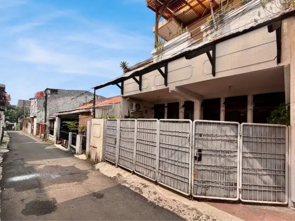 RUMAH DI TEBET BARAT DEKAT ECO PARK DAN GELAEL