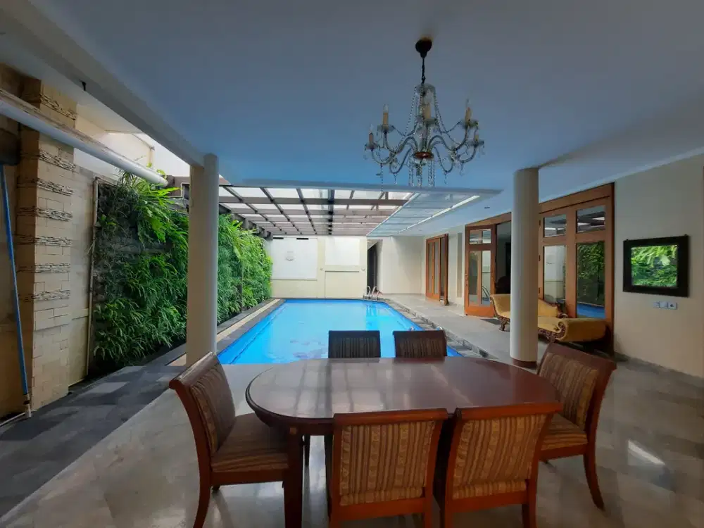Rumah Mewah Di Kemang Dgn Fasilitas Lengkap  &  Lokasi Strategis