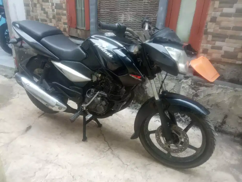 Jual motor pulsar  135 cc