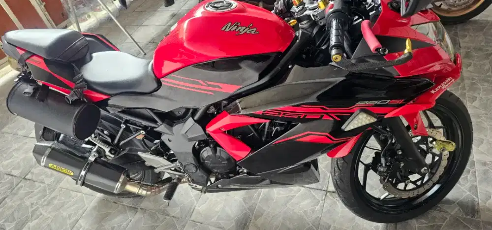 Dijual ninja 250 mono tahun 2017
(1 silinder), masih bagus luar dalem