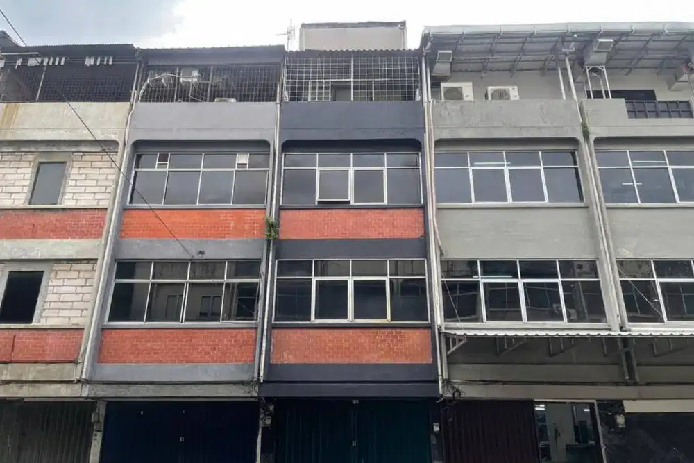 Dijual Ruko Lokasi Strategis di Komplek Grogol Permai