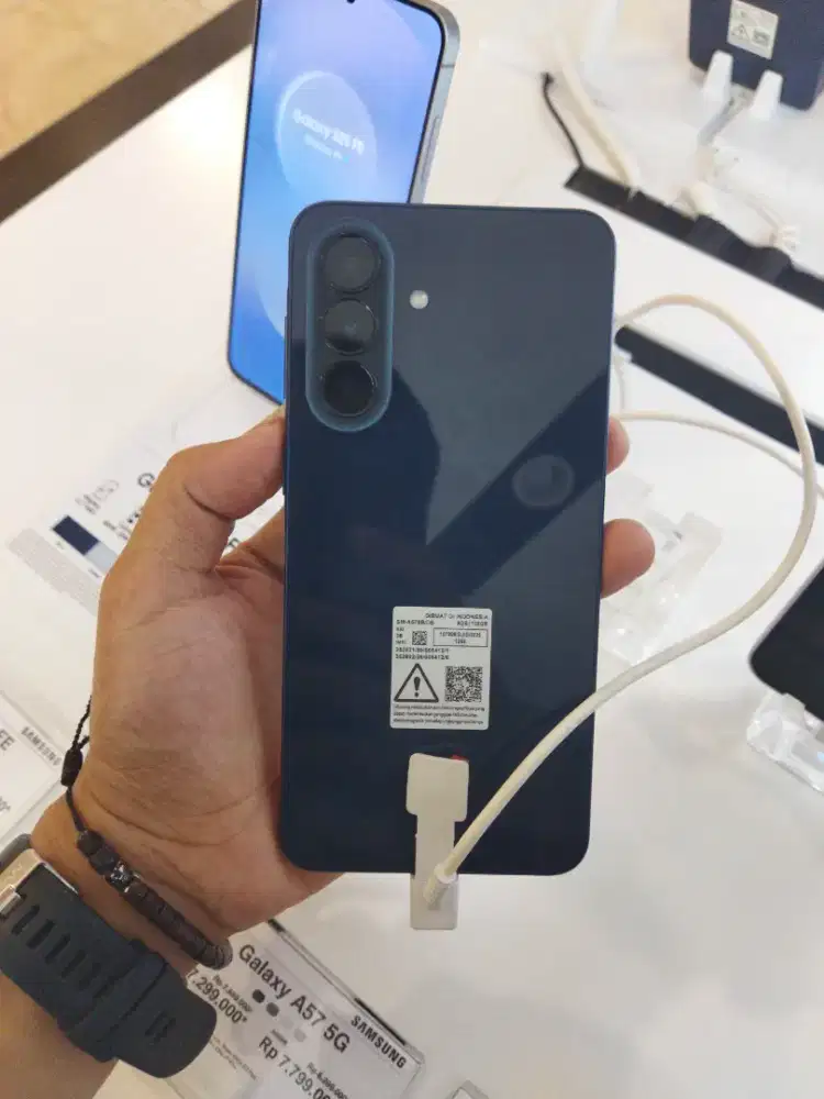 Samsung a57 8/256gb
