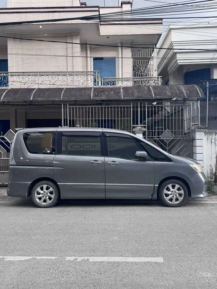 Nissan Serena 2013 Bensin