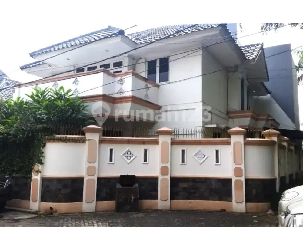 Rumah Lt:228(15X16), Lb:344, 2.5 LT, 3+1Kt, 3+1Km, Hadap Barat, SHM di Citra Garden 5, Jakarta Barat (Her)