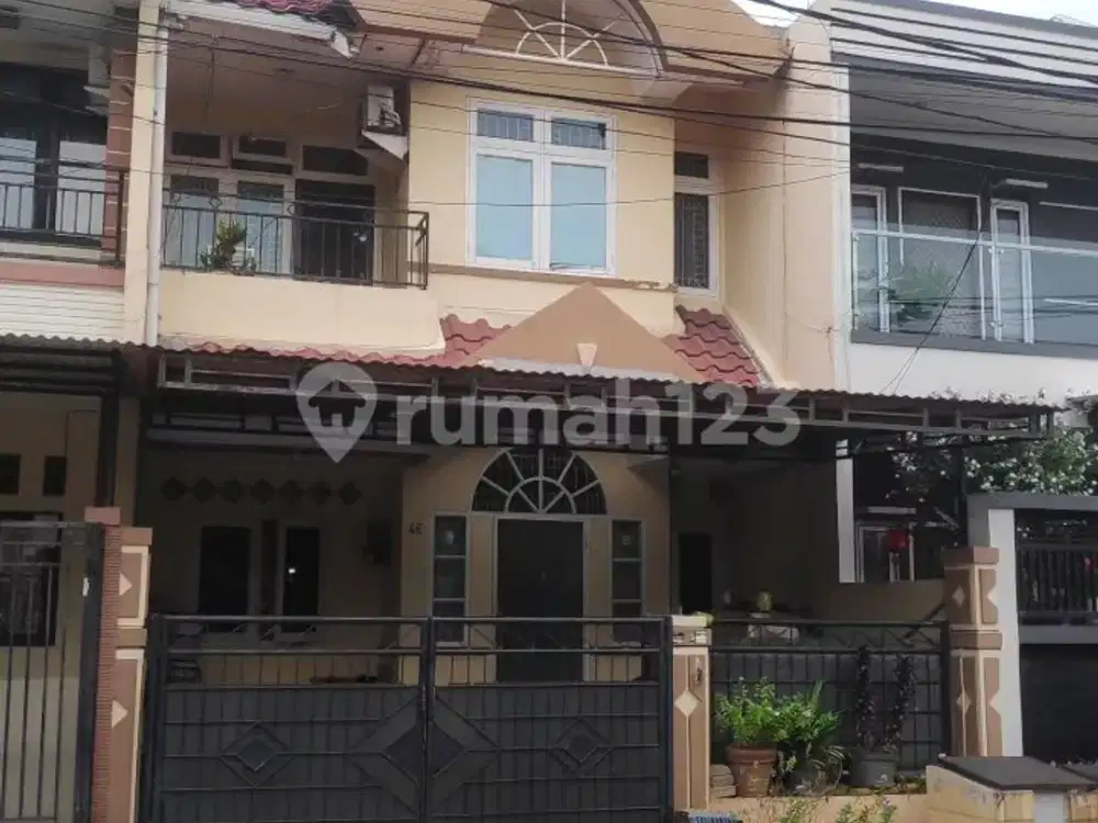 Rumah Lt:108 (6X18), Lb:160, 3+1Kt, 2Km, SHM di Taman Surya 5 Cengkareng Jakarta Barat Depan Taman (Mar)