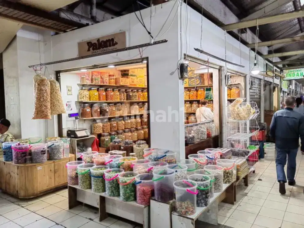 Harga Turun, Kios Dijual, Ps Laris, Dua Kios Gandeng, Hook, Strategis, Pintu Masuk Samping LT: 2 X (2 X3)M2. Ps Laris, Taman Surya, Jakarta Baratk