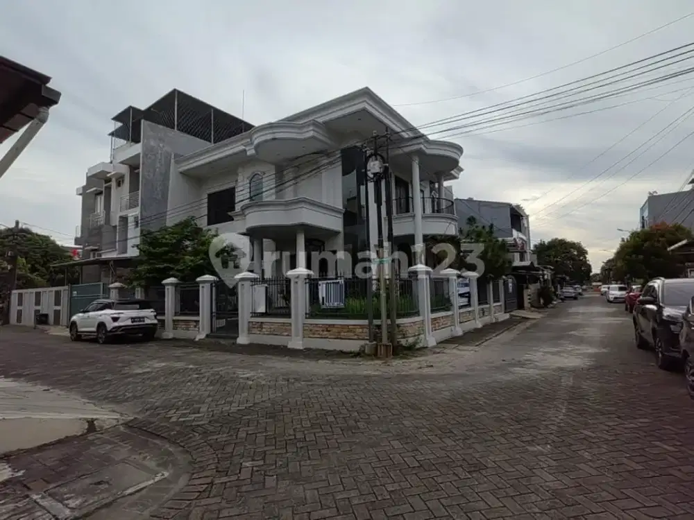 Rumah Lux Dijual, Harga Turun, Telah di Renov, Kondisi Prima, LT 240 (15X16),Lb: 356M2, SHM, Hook, Hadap Timur-Utara, Citra Garden 2, Jakarta Barat
