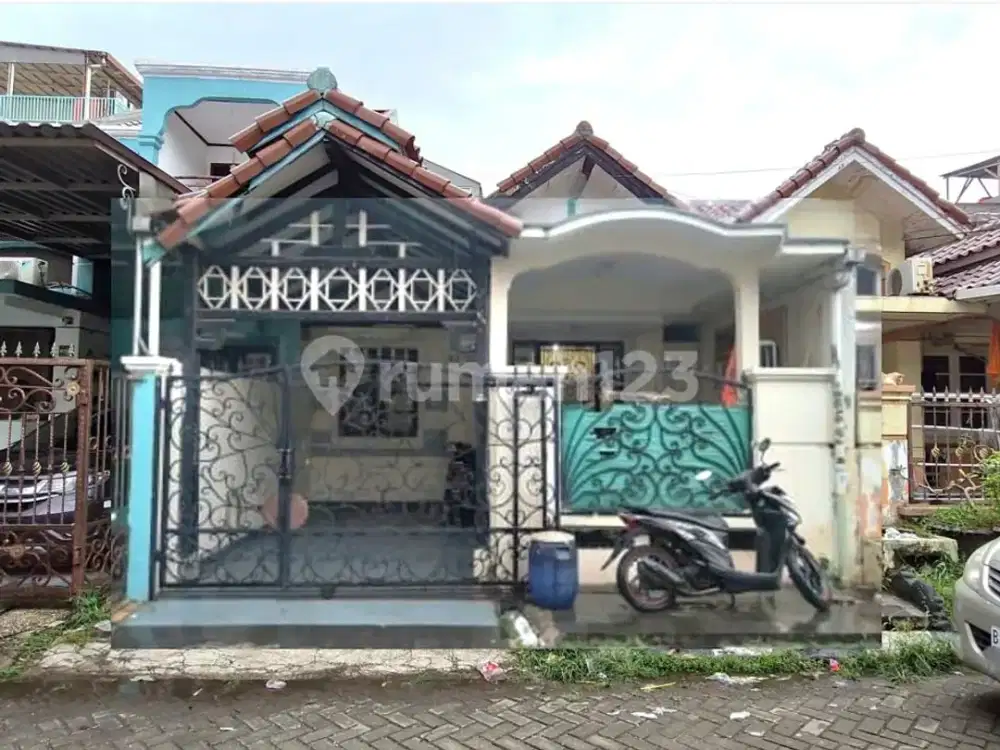 Rumah Harga Bagus Lokasi Dekat Bandara di Taman Mahkota, Tm 615