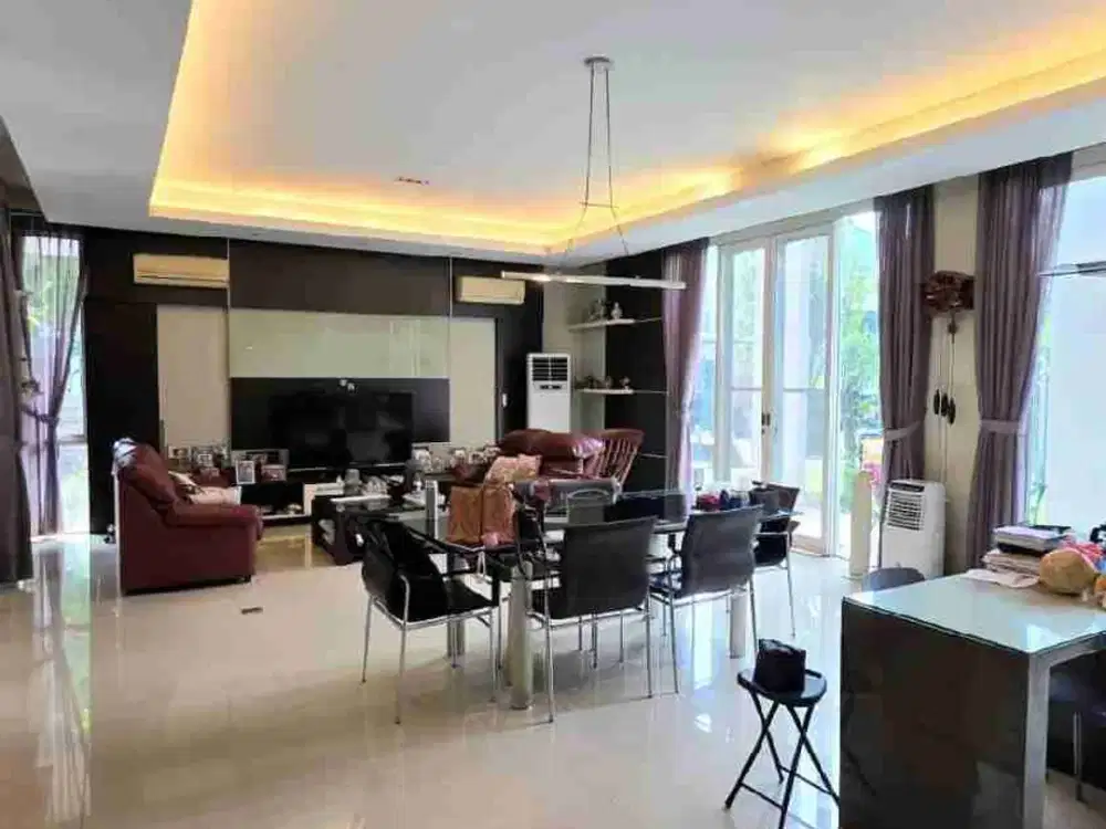 Dijual Rumah Mewah Nuansa Villa Pondok Hijau Golf Summarecon Serpong