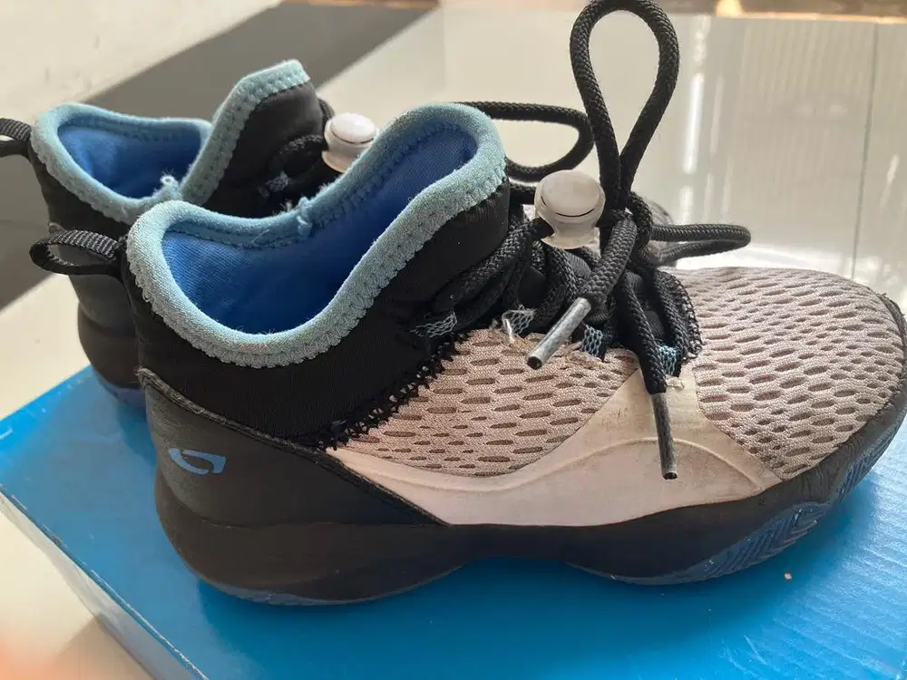 PRELOVED SEPATU ANAK LAKI-LAKI