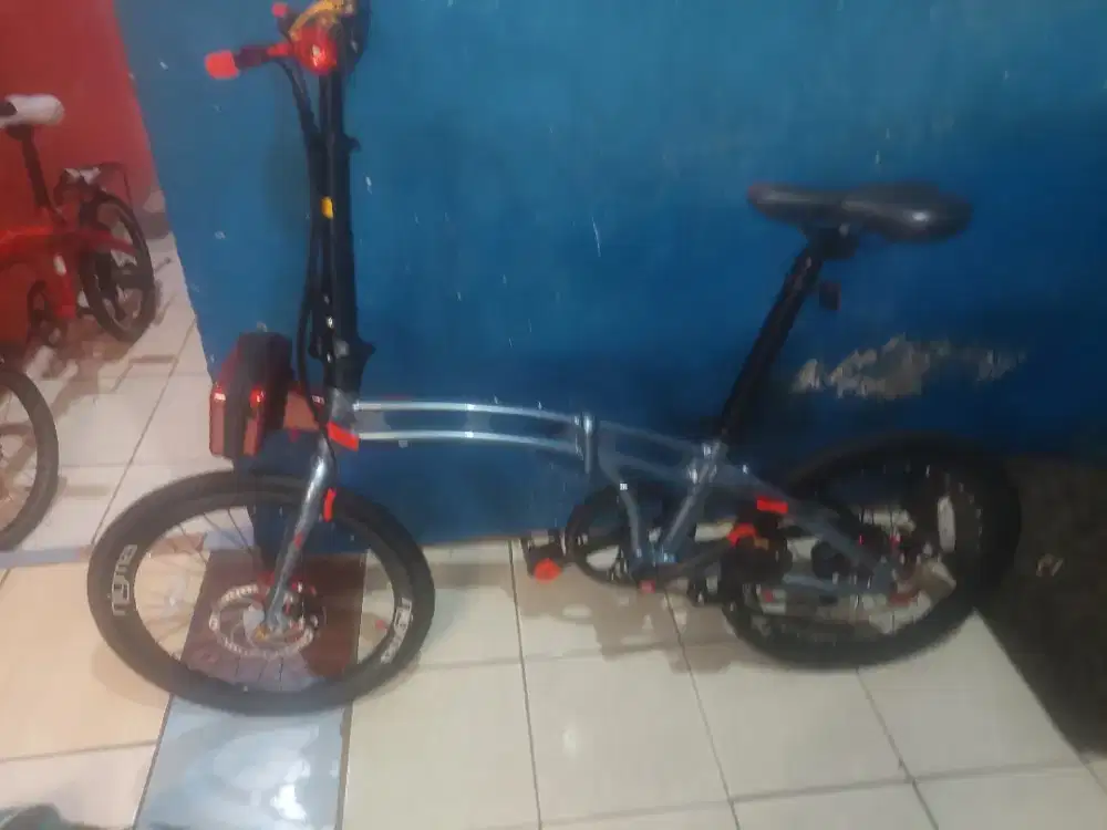 Sepeda lipat united nigma II