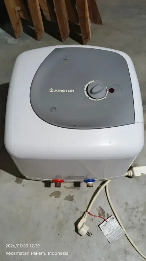 Mandi panas (Ariston)