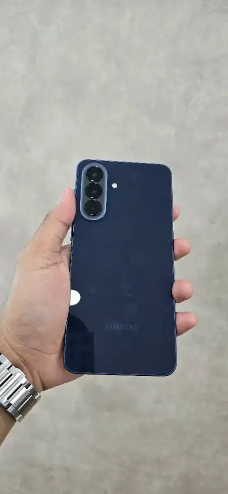 SAMSUNG GALAXY A57